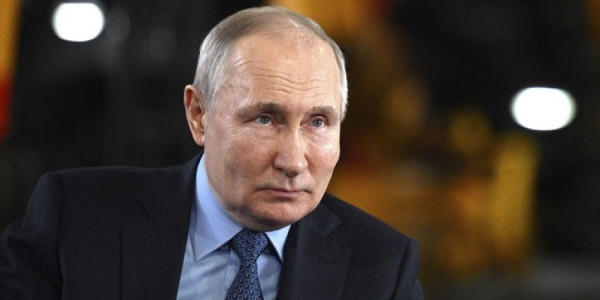 Müharibə fonunda siyasi konsolidasiya və Putin sonrası dövrün şifrələri -