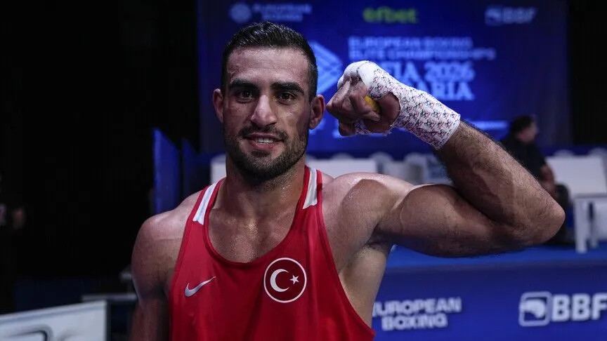 Emrah Yaşar Avropa çempionatında finala yüksəldi