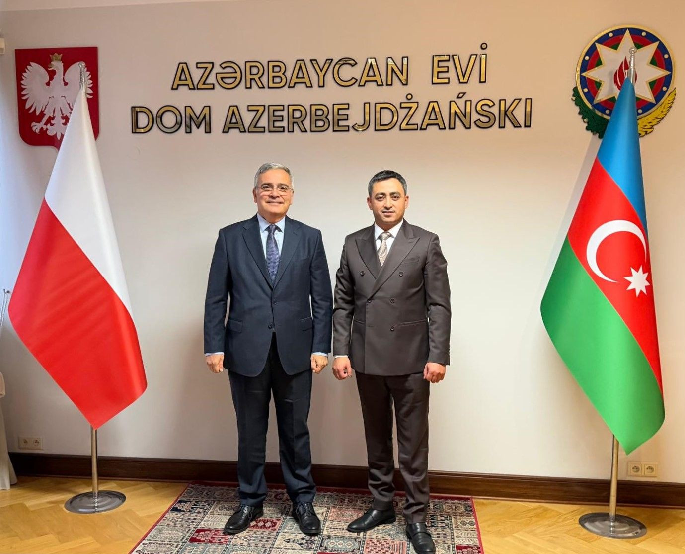 Azərbaycanın Polşadakı yeni səfiri Azərbaycan Evinin qonağı olub