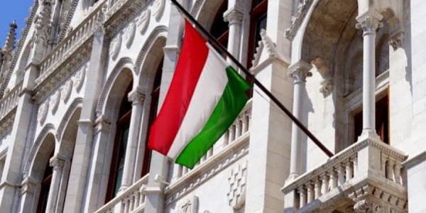 Macarıstan parlamenti baş nazirin toxunulmazlığı məsələsinə baxacaq