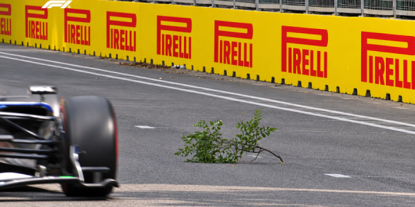 "Formula 1": Bakıdakı yarışda trasa ağac budağı düşüb