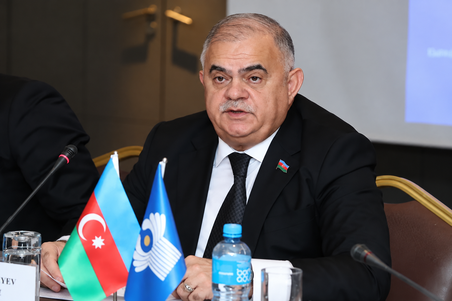 Arzu Nağıyev: Hərbçilərin maaşlarının artırılması üçün illik 550 milyon manatadək vəsait nəzərdə tutulur
