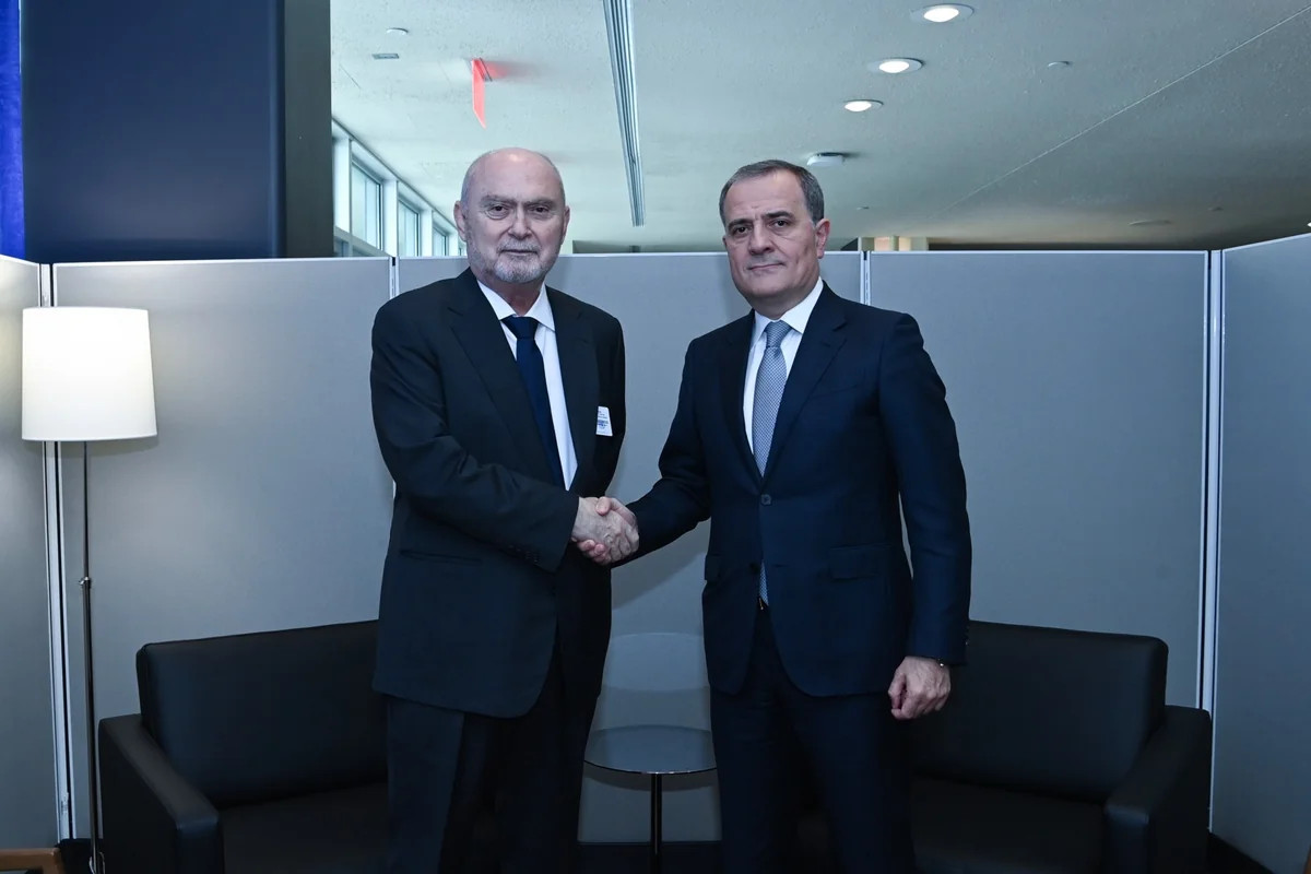 Ceyhun Bayramov ATƏT rəhbəri ilə regional təhlükəsizlik və sülh prosesini müzakirə edib