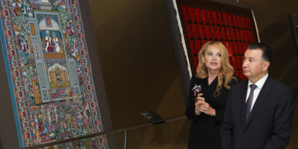 Tacikistanın Baş naziri Azərbaycan Milli Xalça Muzeyini ziyarət edib