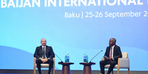 İlham Əliyev: Xarici borcumuz çox aşağı səviyyədədir, biz onu bir gündə sıfırlaya bilərik