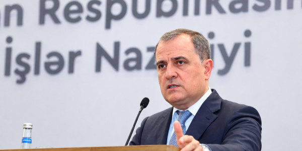 Ceyhun Bayramov: Biz real nəticələr verən, regional sabitliyi təmin edən çoxtərəfli sistemə sadiq qalırıq