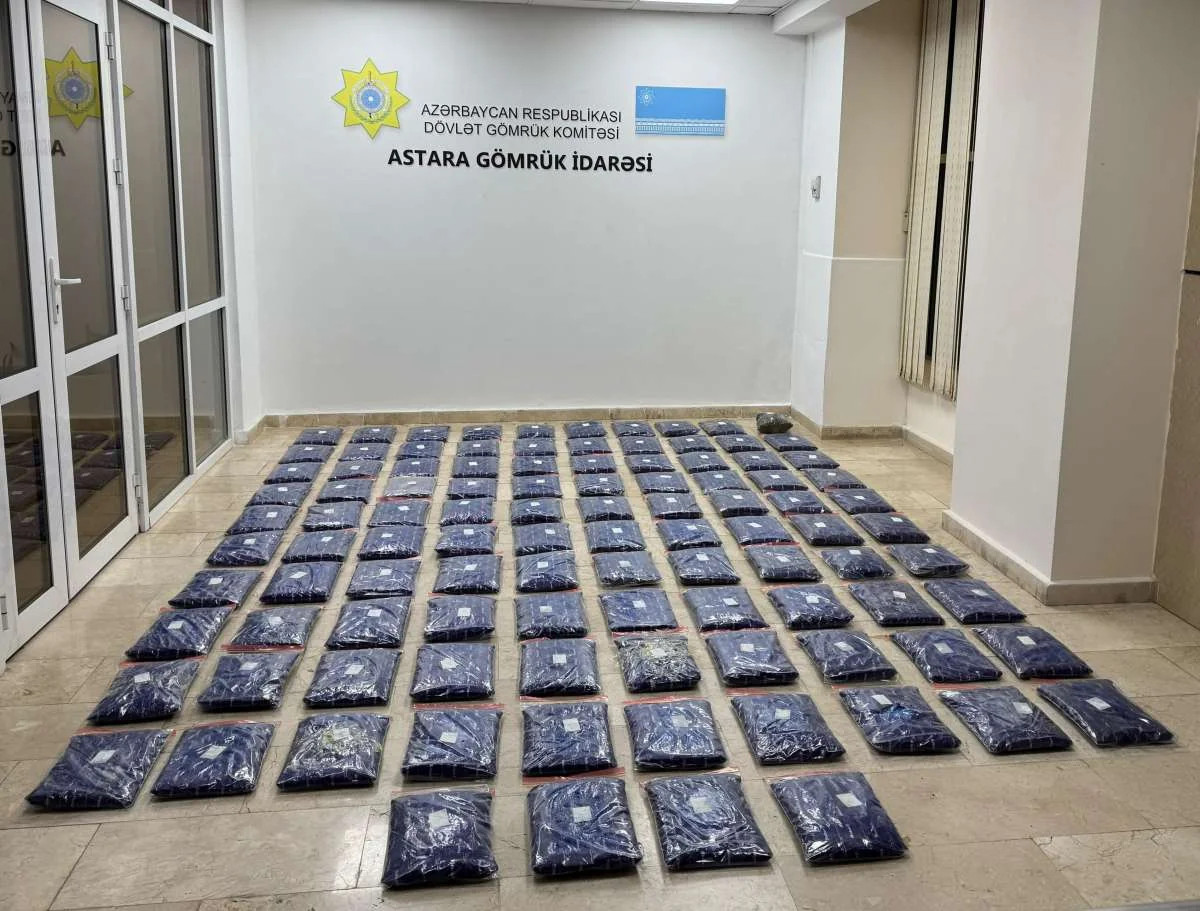 Şaftalı qutularında gizlədilmiş 52 kilo narkotik Astara gömrüyündə ələ keçirildi