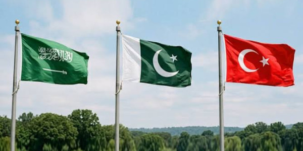 Türkiyə, Səudiyyə Ərəbistanı və Pakistan müdafiə əməkdaşlığını gücləndirir