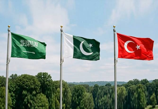 Türkiyə, Səudiyyə Ərəbistanı və Pakistan müdafiə əməkdaşlığını gücləndirir