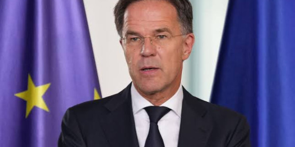Mark Rutte NATO ölkələrini Rusiya ilə bağlı “sadəlövh” olmamağa çağırıb