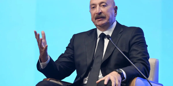 Azərbaycan Prezidenti investorlara saxta mediaya inanmamağı məsləhət görüb