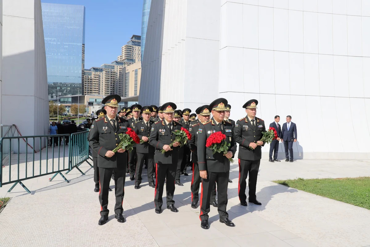 Dövlət Xidmətinin şəxsi heyəti Zəfər parkını ziyarət edib