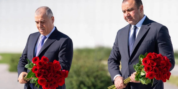DTX və XKX rəisləri Zəfər parkını ziyarət ediblər