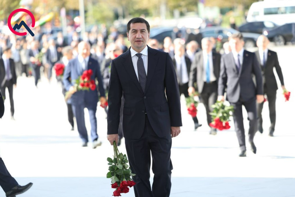 Dövlət və hökumət rəsmiləri Bakıdakı Zəfər parkında olublar