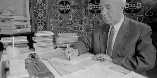 Azərbaycan ədəbiyyatının parlaq siması: Mir Cəlal Paşayev
