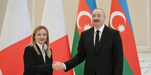 Meloni İlham Əliyevə SOCAR-ın İtaliyada yanacağın qiymətləri ilə bağlı qərarına görə təşəkkür edib