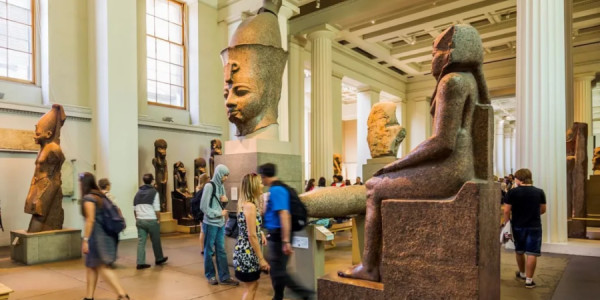 İngiltərədə milli muzeylərə turistlər üçün ödəniş tətbiq olunmayacaq