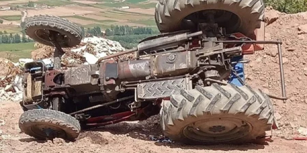 Türkiyədə traktor qəzasında 23 nəfər yaralanıb