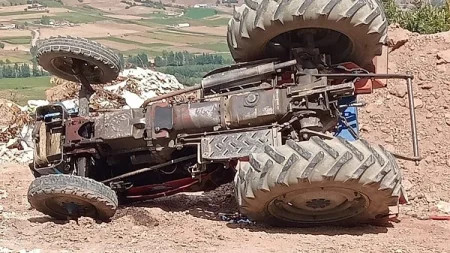 Türkiyədə traktor qəzasında 23 nəfər yaralanıb
