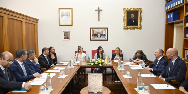 Romada Leyla Əliyeva ilə Müqəddəs Arxeologiya üzrə Pontifik Komissiyanın katibinin görüşü olub
