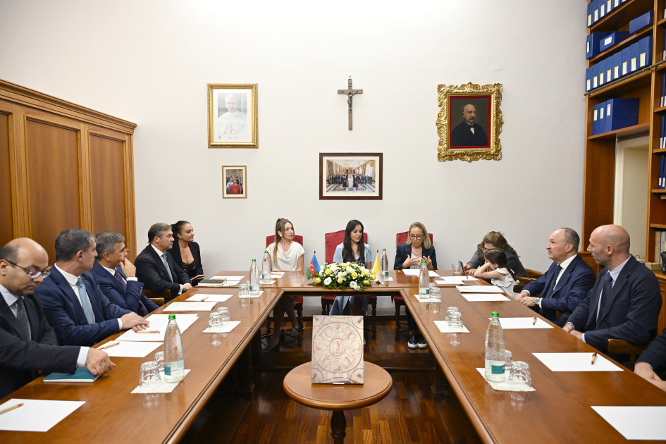 Romada Leyla Əliyeva ilə Müqəddəs Arxeologiya üzrə Pontifik Komissiyanın katibinin görüşü olub