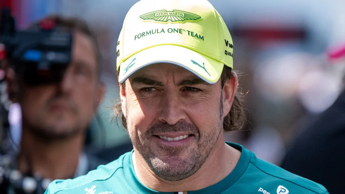 "Aston Martin" 45 yaşlı Fernando Alonso ilə müqavilənin müddətini uzadıb