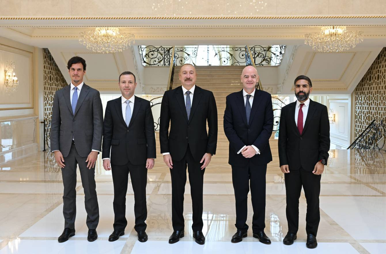 İnfantino FIFA-ya göstərdiyi dəstəyə və U-15 Dünya Çempionatının keçirilməsinə görə Prezident İlham Əliyevə təşəkkür edib