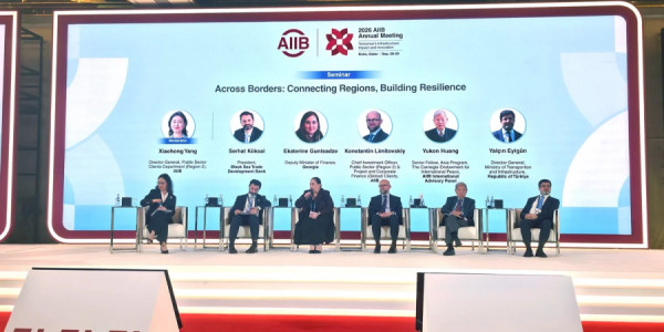 Dohada Azərbaycanın nəqliyyat-logistika imkanları müzakirə olunub