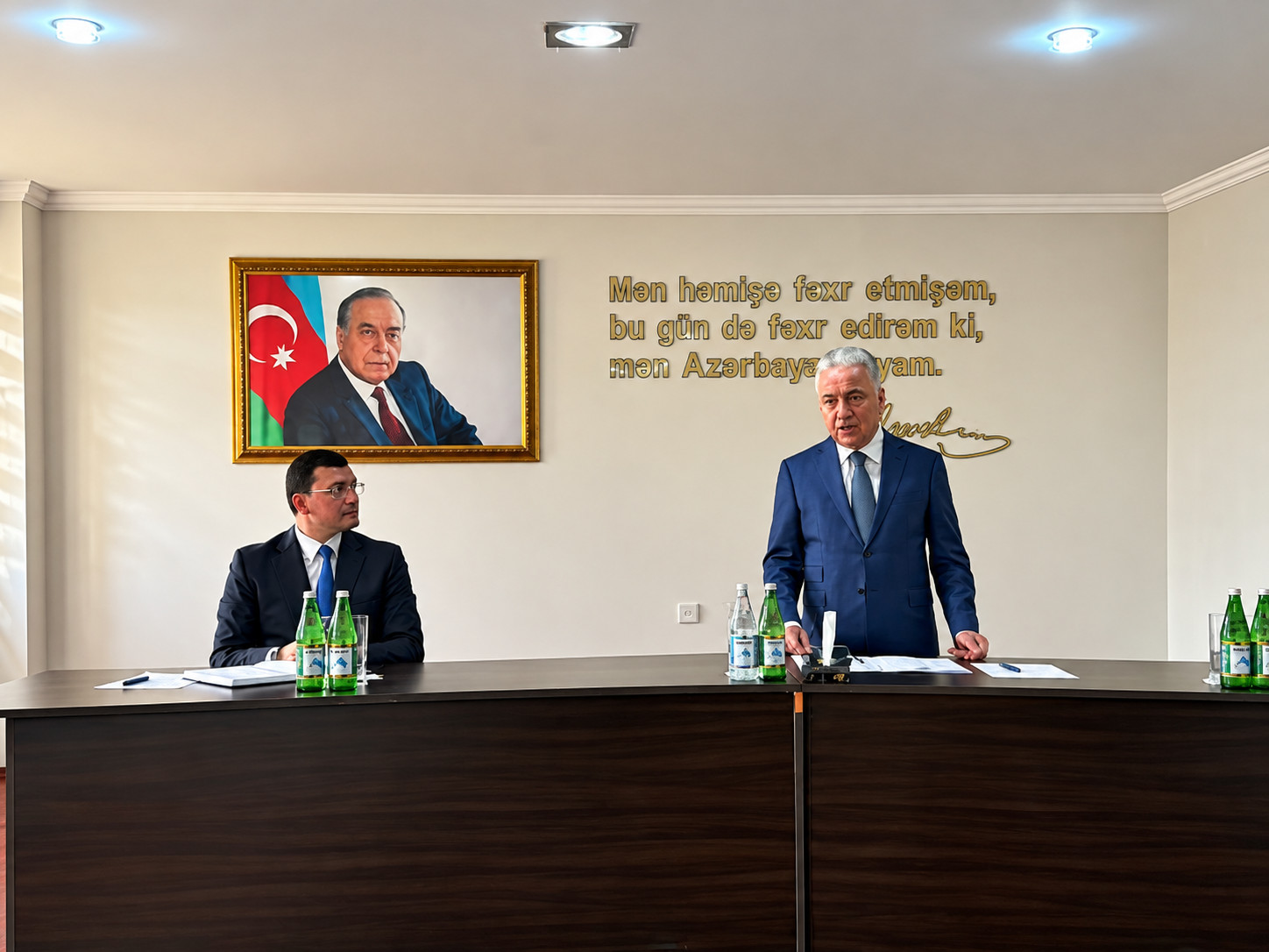Qaradağ Rayon İcra Hakimiyyətinin başçısı kollektivə təqdim olunub