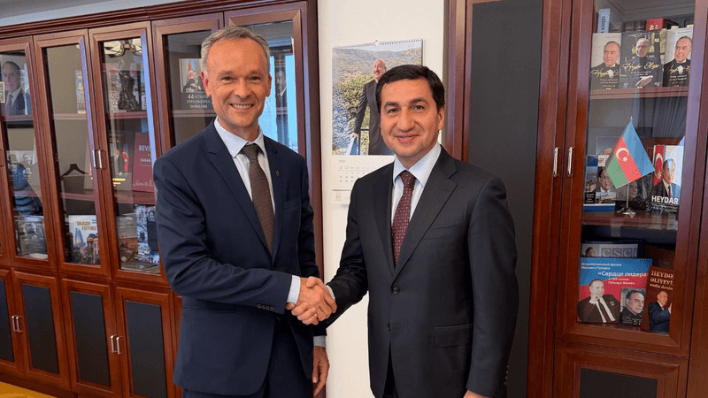 Hikmət Hacıyev Litva ilə münasibətləri müzakirə edib