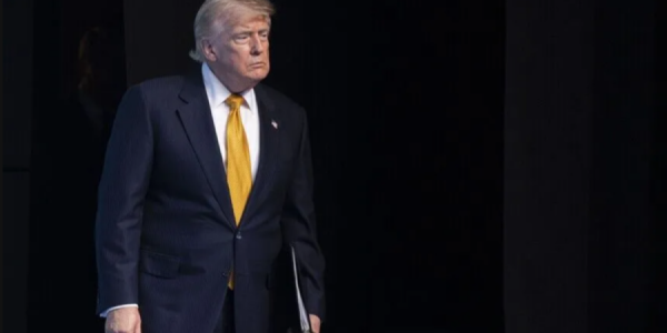İranlı rəsmidən Trampın siyasətinə sərt tənqid