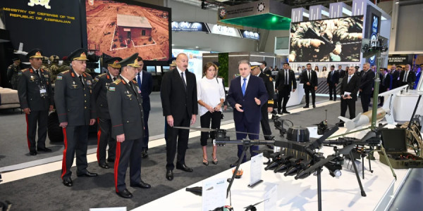 İlham Əliyev "ADEX 2026" və "Securex Caspian" sərgiləri ilə tanış olub -