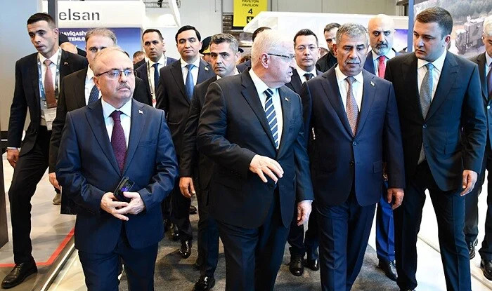 Həsənov və Gülər "ADEX 2026" sərgisində