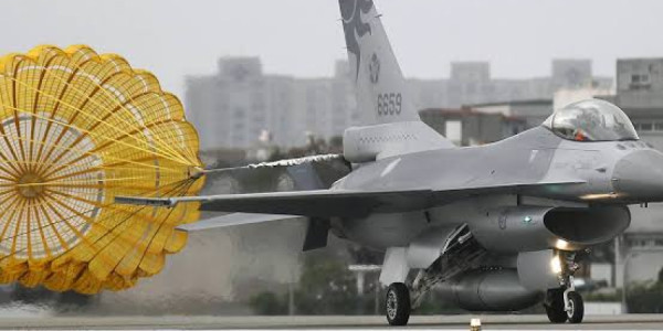 Tayvan ABŞ-dan aldığı ilk F-16V Viper qırıcılarını təhvil alıb