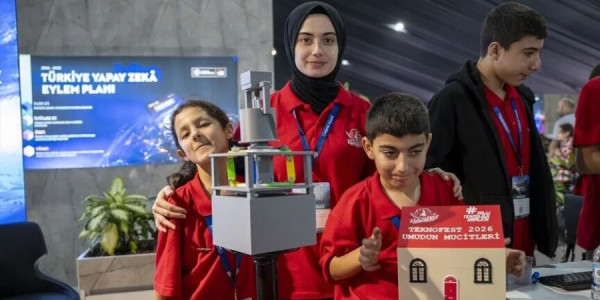 Kənd yolundakı problem şagirdləri ixtiraya apardı