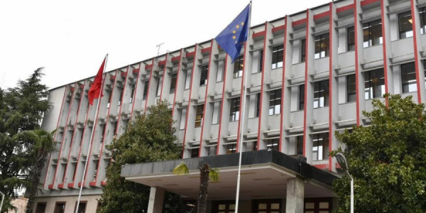 Baş nazir: Rusiya Balkanlar üçün real təhlükə yaradır