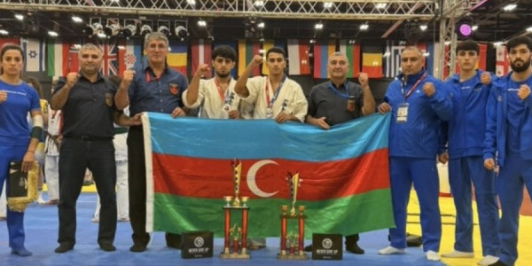 Azərbaycan karateçiləri beynəlxalq yarışlarda üç medal qazanıblar