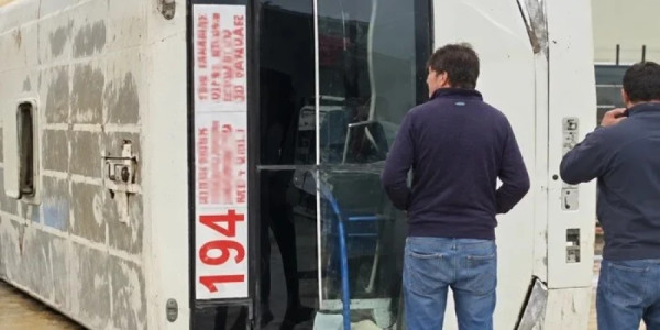 Bakıda avtobus aşdı