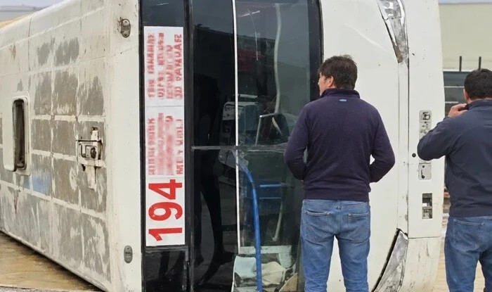 Bakıda avtobus aşdı