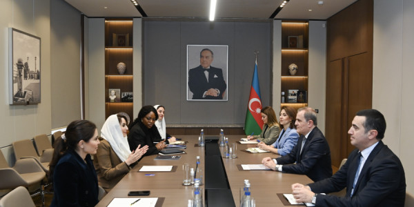 Ceyhun Bayramov Dimah AlYahyanın rəhbərlik etdiyi nümayəndə heyəti ilə görüşüb