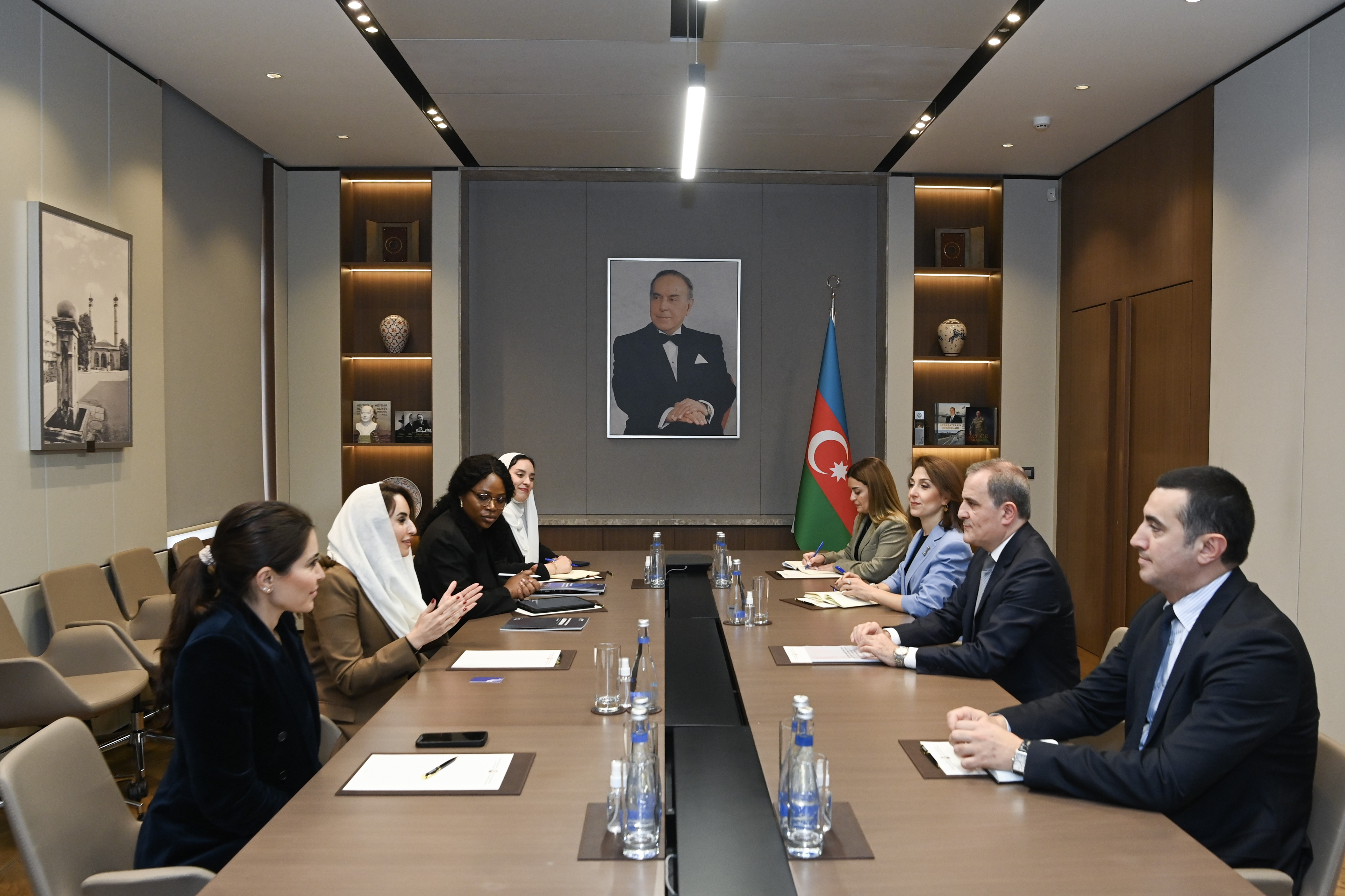 Ceyhun Bayramov Dimah AlYahyanın rəhbərlik etdiyi nümayəndə heyəti ilə görüşüb