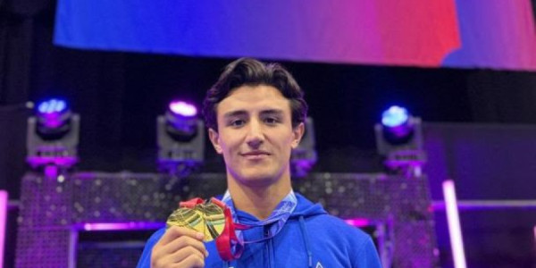 Tofiq Əliyev Böyük Britaniyada iki qızıl medal qazanıb