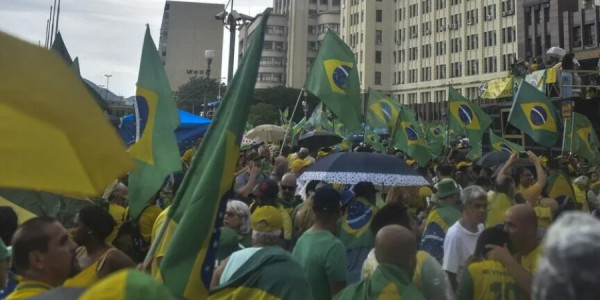 Braziliyada kritik seçki: