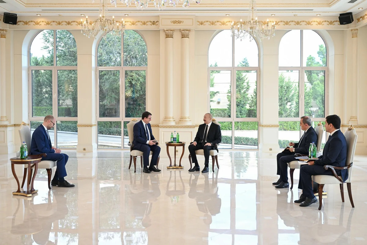 Avstriya səfiri İlham Əliyevə etimadnaməsini azərbaycanca təqdim edib