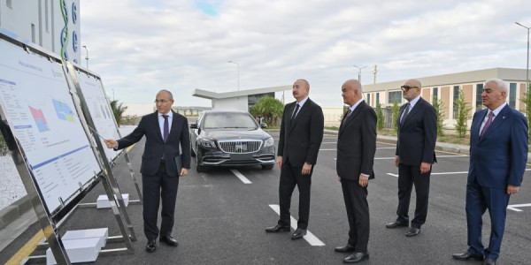 İlham Əliyev Pirallahı Sənaye Parkında dərman istehsalı müəssisəsinin açılışında iştirak edib