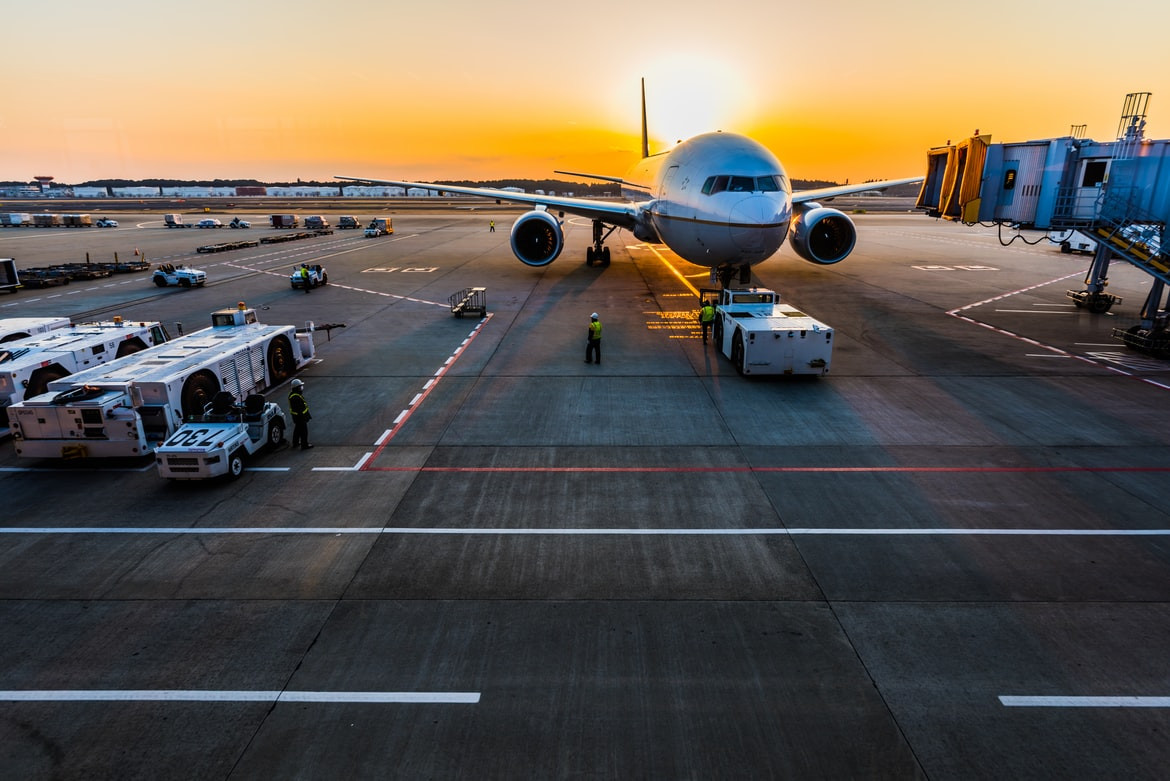 Husilər Səudiyyə Ərəbistanında iki aeroporta zərbə endirib