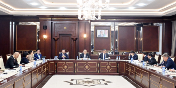 Parlamentin Müdafiə, təhlükəsizlik və korrupsiya ilə mübarizə komitəsinin iclasında iki məsələ müzakirəyə çıxarılıb