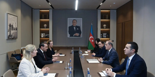 Ceyhun Bayramov ABŞ-nin sülh missiyaları üzrə xüsusi nümayəndəsinin baş müşaviri ilə görüşüb