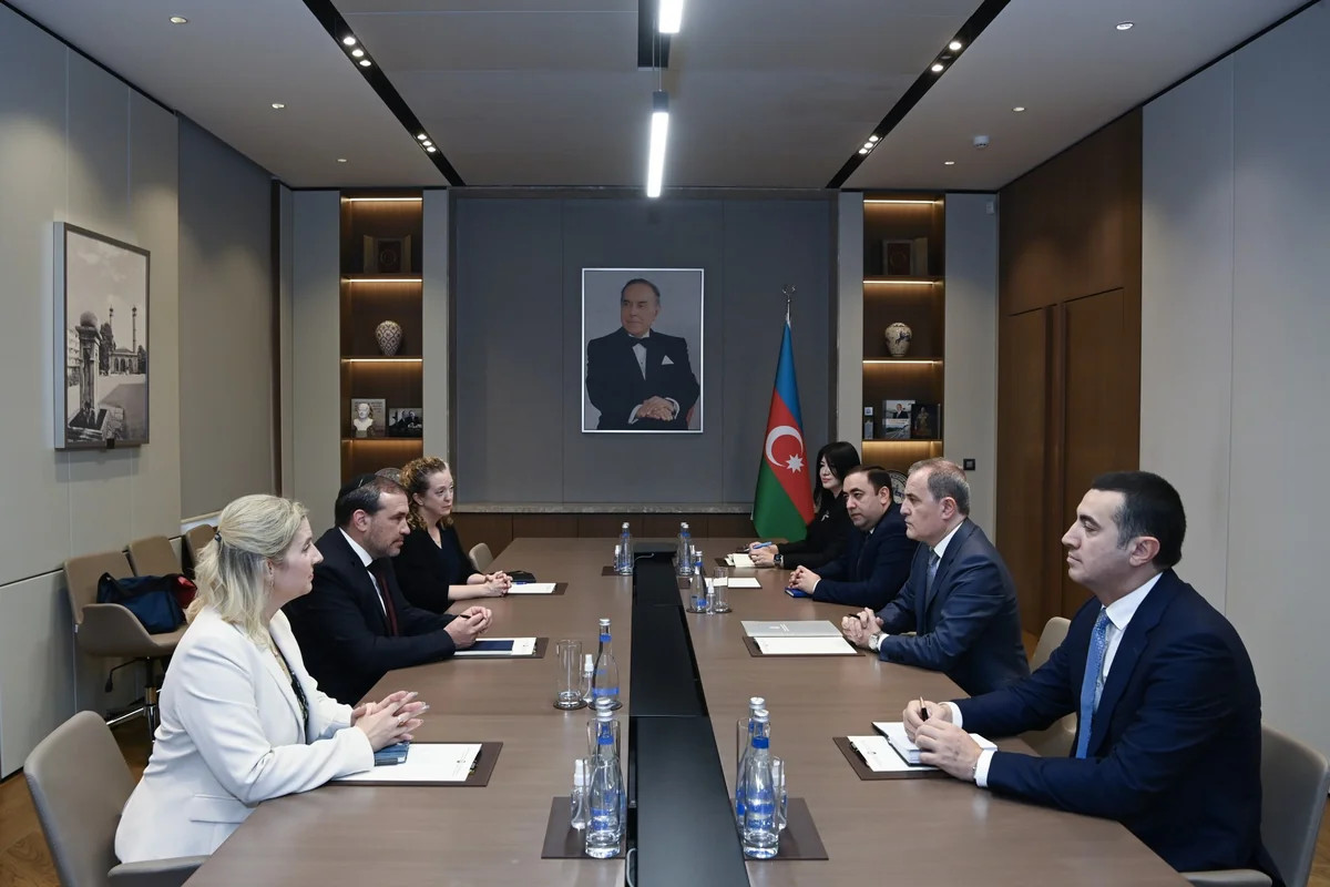 Ceyhun Bayramov ABŞ-nin sülh missiyaları üzrə xüsusi nümayəndəsinin baş müşaviri ilə görüşüb