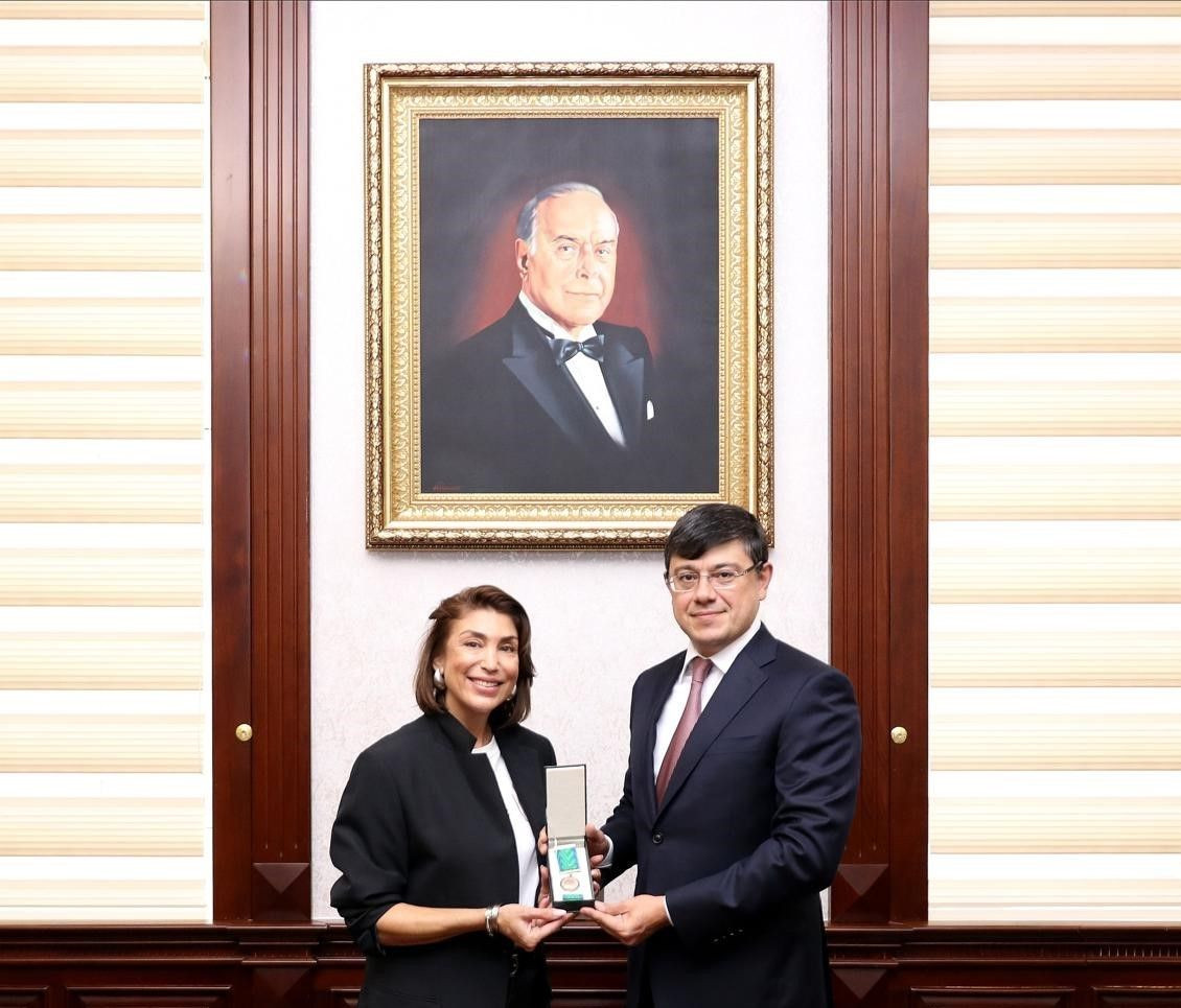 Sevinc Kərimovanın “Tərəqqi” medalı qızına təqdim olunub